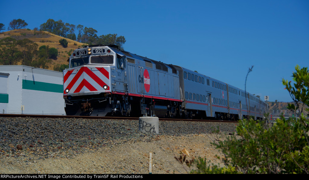 JPBX 921 Leads Caltrain 240